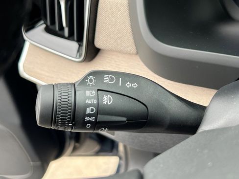 New 2026 Volvo XC90 B6 Plus w/ Protection Package Premier image 27