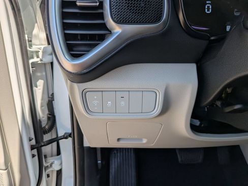 Certified 2025 Kia Soul LX w/ LX Technology Package FWD image 26