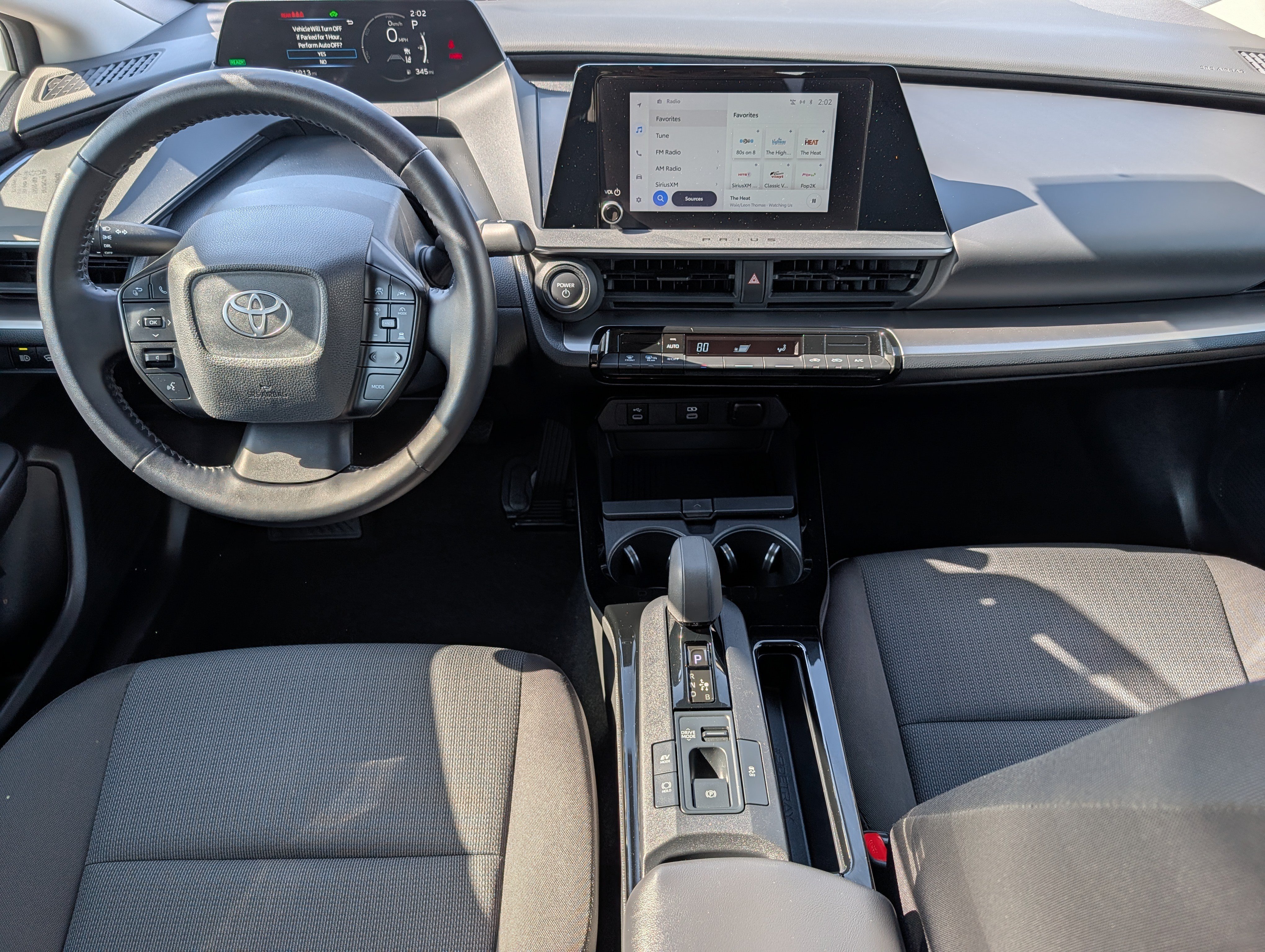 Used 2025 Toyota Prius LE AWD/4WD image 10