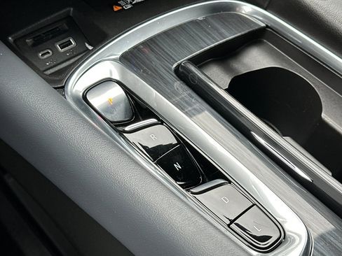 Used 2024 Buick Enclave Premium image 34