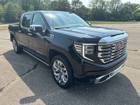 Used 2023 GMC Sierra 1500 Denali w/ Denali Reserve Package AWD/4WD image 7