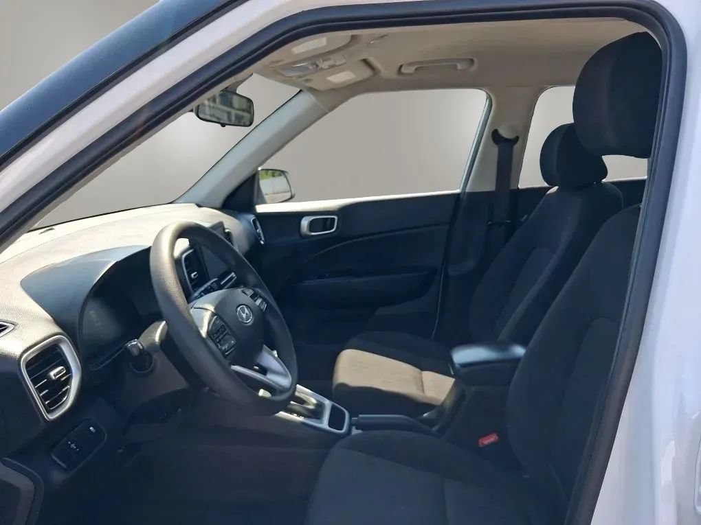Used 2026 Hyundai Venue SE FWD image 21