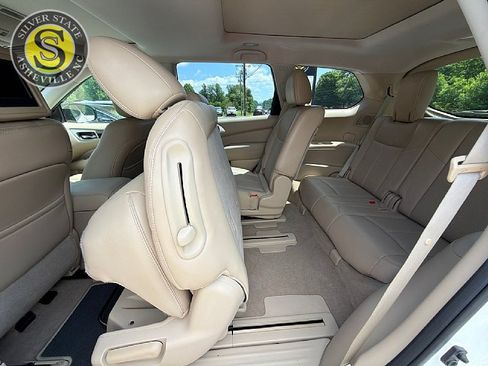 Used 2014 Nissan Pathfinder Platinum w/ Platinum Premium Package FWD image 16