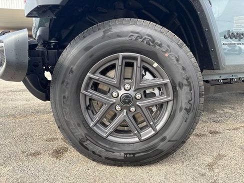 New 2026 Jeep Gladiator Sport AWD/4WD image 10
