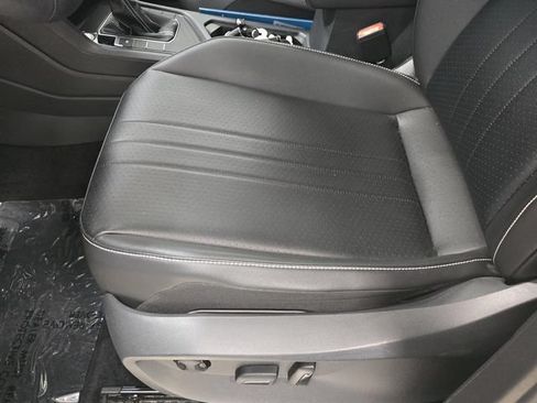 Certified 2022 Volkswagen Tiguan SE FWD image 16