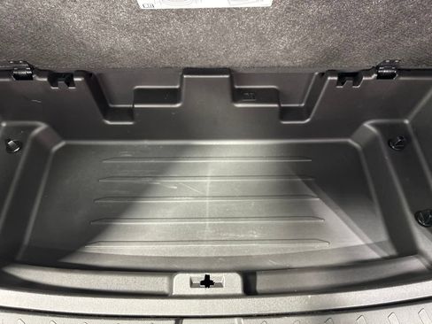 Used 2023 Chevrolet Traverse LT AWD/4WD image 43