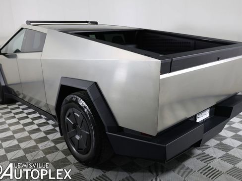 Used 2024 Tesla Cybertruck AWD Crew Cab image 10