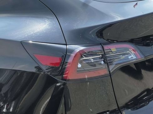 Used 2025 Tesla Model Y Long Range AWD/4WD image 10