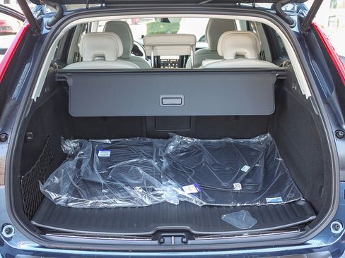 New 2026 Volvo XC60 B5 Ultra w/ Climate Package PRO image 13