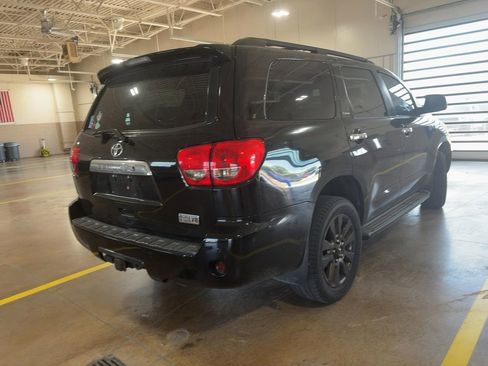 Used 2013 Toyota Sequoia Platinum AWD/4WD image 3
