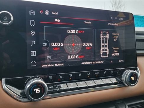 Used 2025 GMC Canyon AT4 image 36