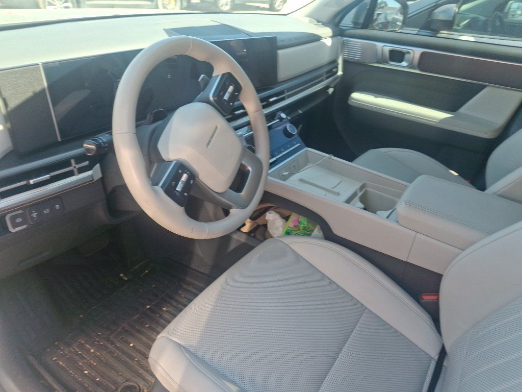 Used 2024 Hyundai Santa Fe SEL AWD/4WD image 4