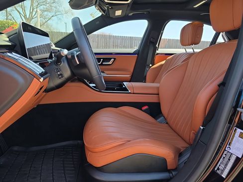 Used 2022 Mercedes-Benz S 500 S 500 image 10