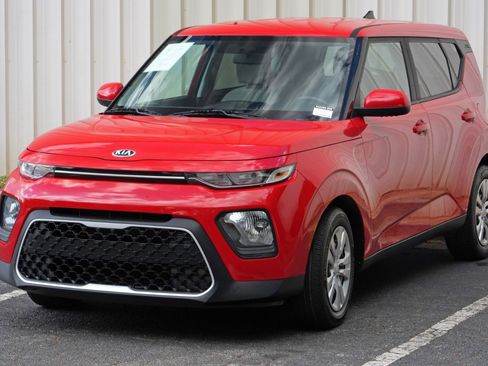 Used 2020 Kia Soul LX FWD image 38
