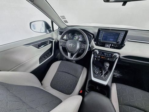 Used 2022 Toyota RAV4 XLE w/ XLE Grade Weather Package AWD/4WD image 11