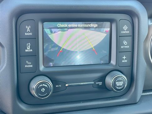 Used 2018 Jeep Wrangler Unlimited Sport S AWD/4WD image 25