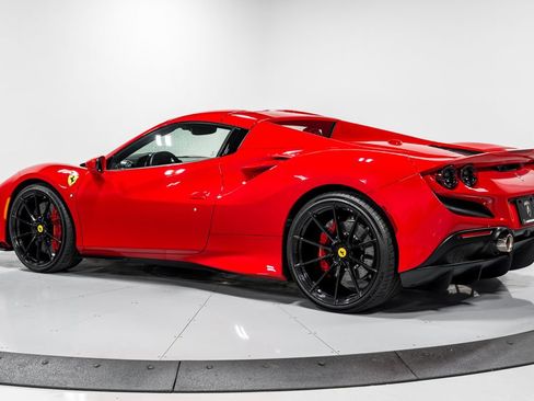 Used 2023 Ferrari F8 Tributo RWD image 37