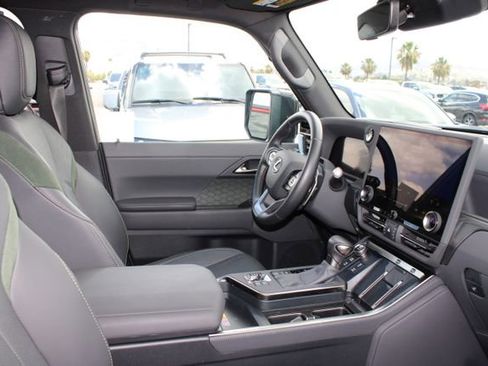 Certified 2025 Lexus GX 550 w/ Accessory Package (32) AWD/4WD image 5