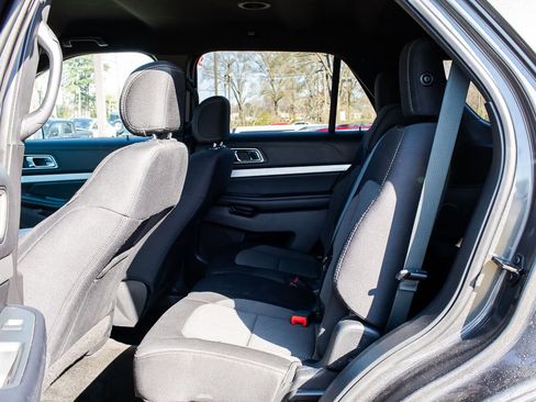 Used 2017 Ford Explorer XLT w/ Equipment Group 201A image 16