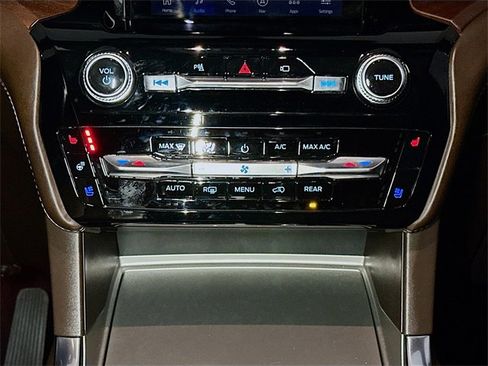 Certified 2022 Ford Explorer King Ranch w/ Premium Technology Package image 31