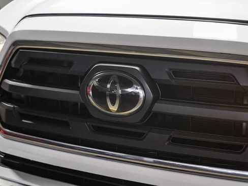 Certified 2019 Toyota Tacoma SR5 RWD image 5