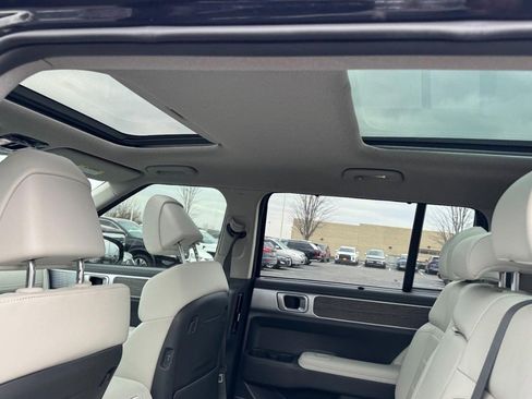 Used 2024 Hyundai Santa Fe Limited image 11