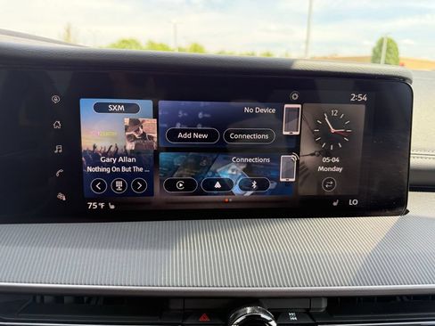 Used 2025 Nissan Murano SV AWD/4WD image 16