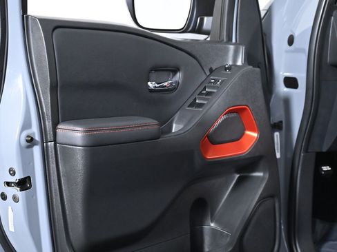 Used 2023 Nissan Frontier PRO-4X w/ Technology Package image 32