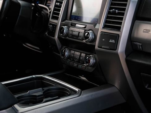 Used 2019 Ford F250 Platinum w/ Platinum Ultimate Package AWD/4WD image 26
