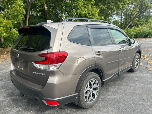 Used 2022 Subaru Forester Premium AWD/4WD image 4