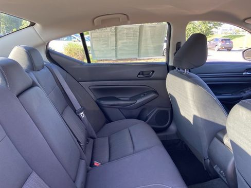 Used 2025 Nissan Altima 2.5 SV FWD image 21