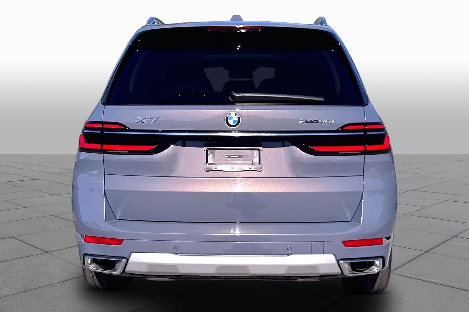 Used 2026 BMW X7 xDrive40i AWD/4WD image 5