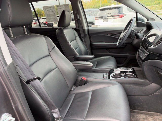 Used 2022 Honda Pilot Touring image 11