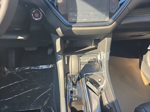 Used 2025 Subaru Ascent Bronze Edition w/ Onyx Package image 11