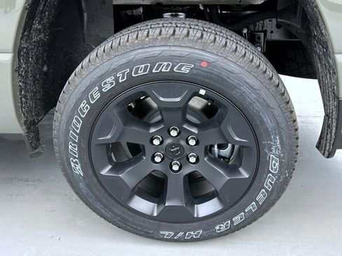 New 2026 RAM 1500 Express AWD/4WD image 23