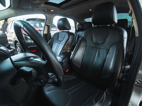 Used 2014 Ford Focus Titanium image 9