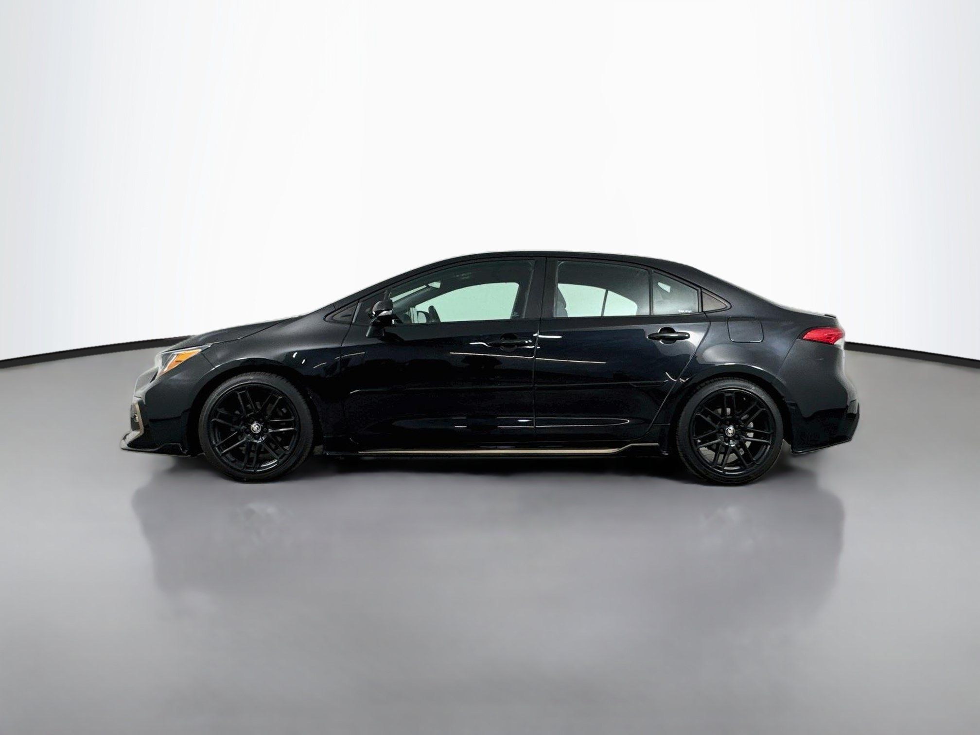 Certified 2021 Toyota Corolla SE FWD image 4