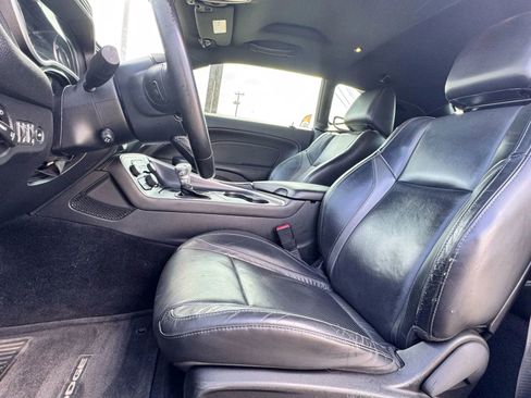 Used 2015 Dodge Challenger SXT Plus image 7