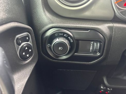 Used 2023 Jeep Wrangler Unlimited Sport AWD/4WD image 32