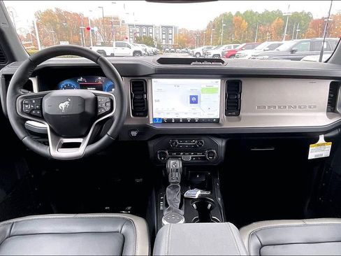 New 2025 Ford Bronco Outer Banks image 5