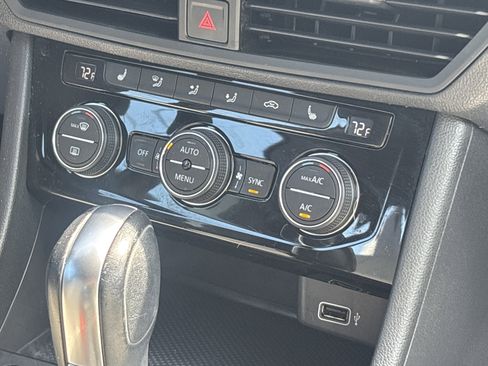 Used 2019 Volkswagen Jetta R-Line FWD image 8