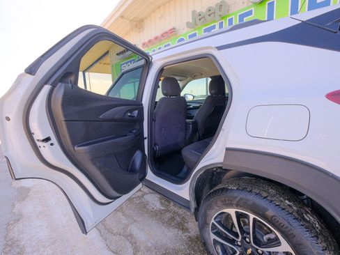 Used 2025 Chevrolet TrailBlazer LT image 28