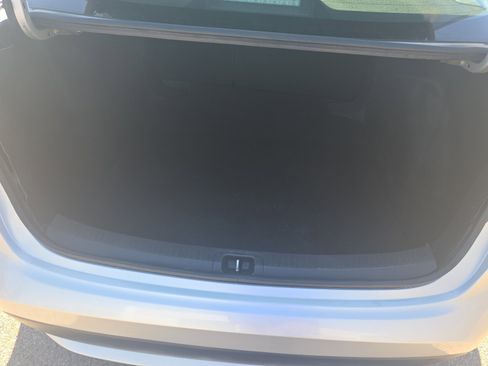 Used 2021 Toyota Corolla LE FWD image 34