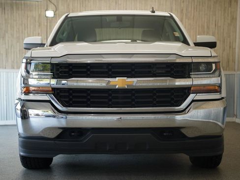 Used 2019 Chevrolet Silverado 1500 LT AWD/4WD image 3