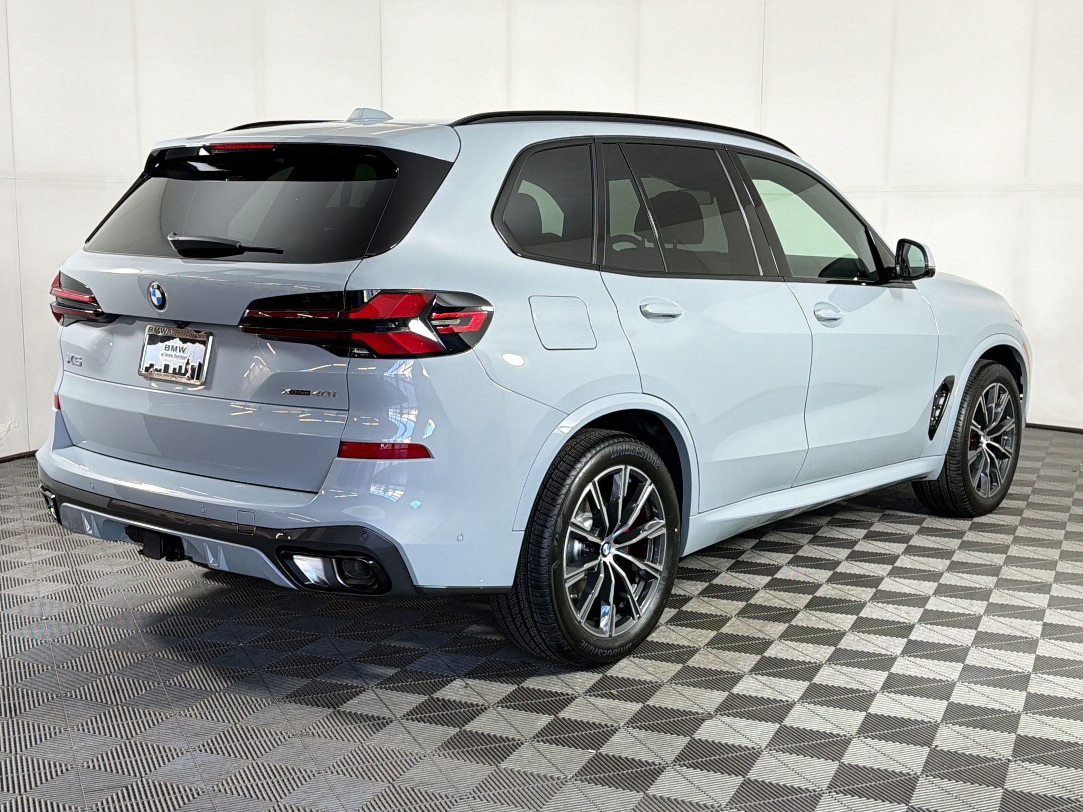 New 2026 BMW X5 xDrive40i w/ M Sport Package AWD/4WD image 9