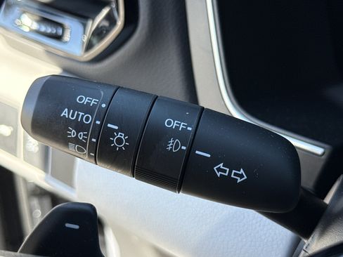 Certified 2024 Honda Pilot Touring image 35