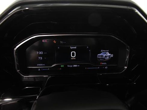 Used 2025 GMC Sierra 1500 SLT AWD/4WD image 8