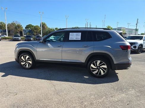 Used 2025 Volkswagen Atlas SE FWD image 8