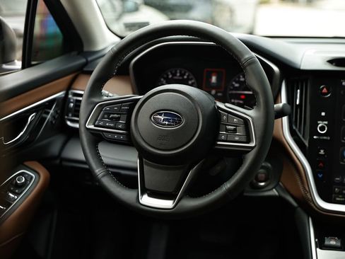 Used 2025 Subaru Outback Touring XT image 28