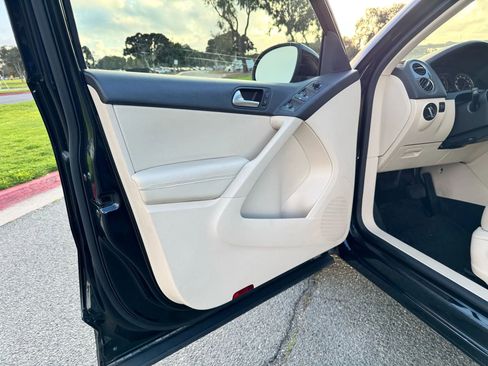 Used 2014 Volkswagen Tiguan SE image 15